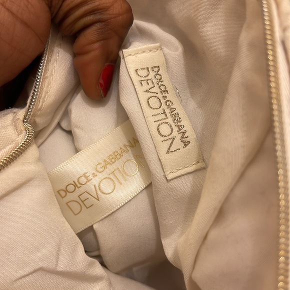 Dolce & Gabbana Cream Bag with Gold Accent - Picture 15 of 16